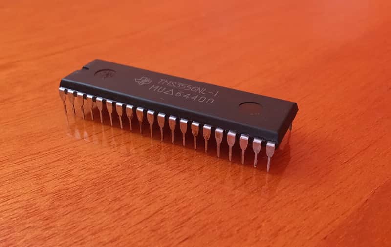 Roland S50 - IC 46 TMS3556NL VDP image 1