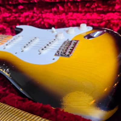 2022 Fender Custom Shop 1957 Reissue Stratocaster Heavy Relic, two-tone sunburst EX image 6