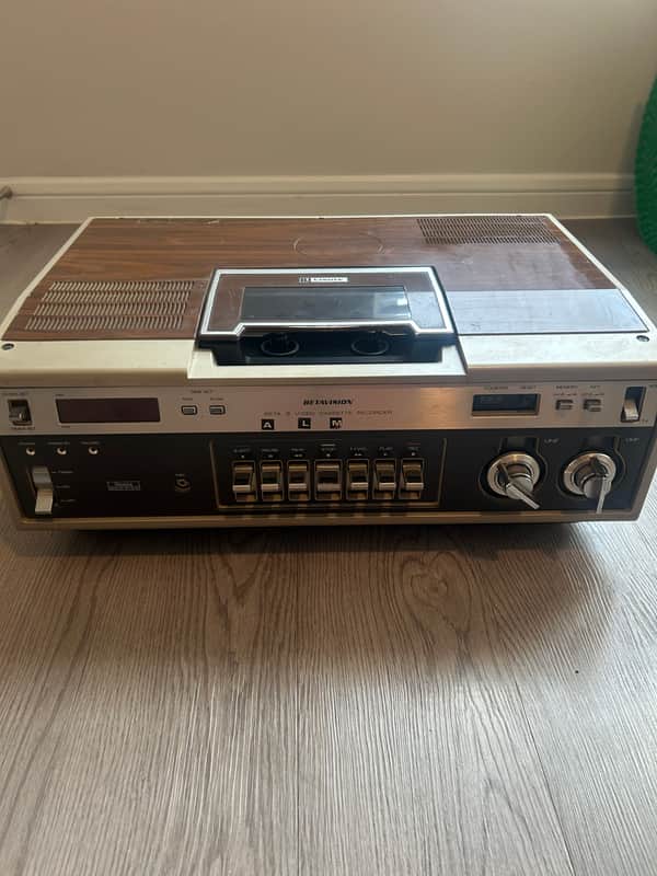 Beta VCR Cassette player image 1