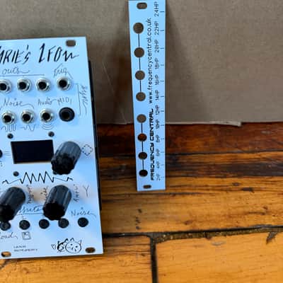 Likaon Instruments Marie's LFO Eurorack Module image 6