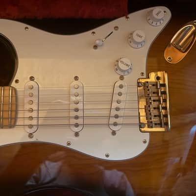 Fender 60th Anniversary Commemorative American Standard Stratocaster with Gold Hardware, Maple Fretboard 2014 - 2-Color Sunburst image 8