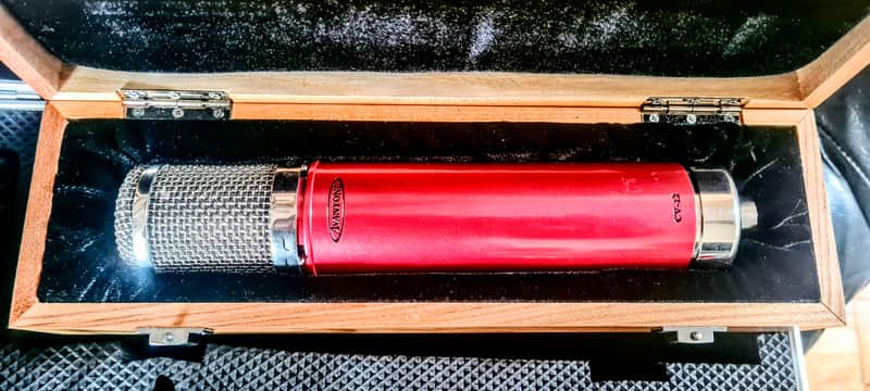 Avantone Pro CV-12 Large Diaphragm Multipattern Tube Condenser Microphone