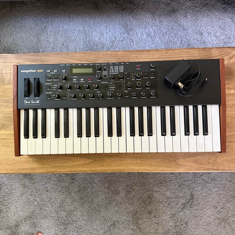 Dave Smith Instruments Mopho SE 42-Key Monophonic Synthesizer 2014 - 2016 Black with Wood Sides image 1