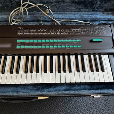 Yamaha DX7 Synth - EXCELLENT - Full SERVICED + hard case image 4