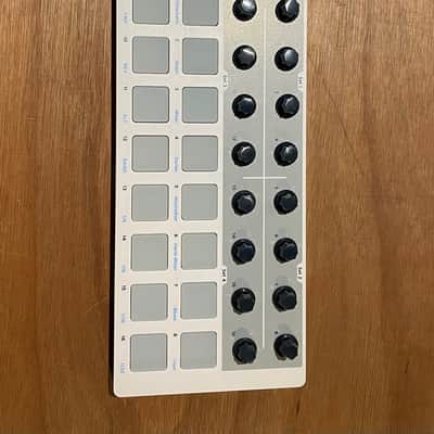 Arturia BeatStep MIDI Controller 2014 - Present - White image 9
