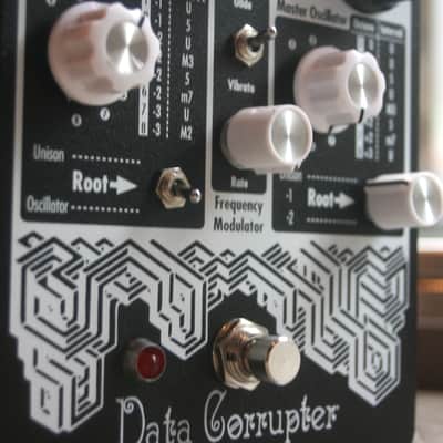EarthQuaker Devices Data Corrupter Modulated Monophonic PLL Harmonizer image 10