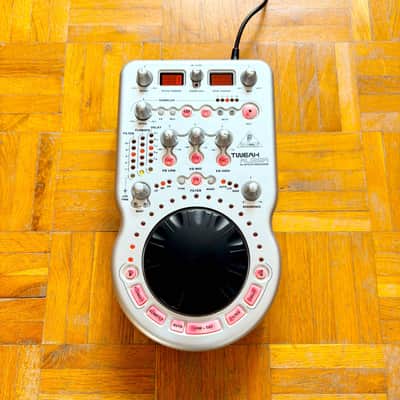 Behringer DFX-69 Tweakalizer - High-End DJ Effects Processor and Sampler with Real-Time Control! image 2