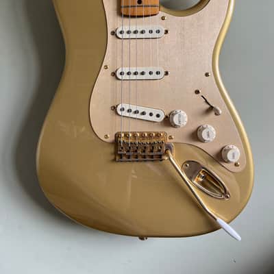 Fender 50th Anniversary Stratocaster 2004 - Aztec Gold image 2