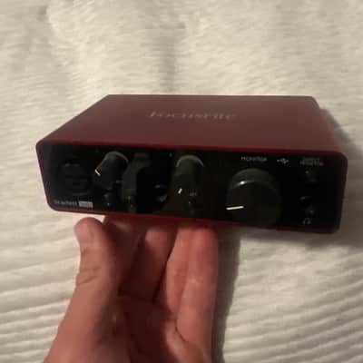 Focusrite Scarlett Solo 3rd Gen USB Audio Interface 2019 - Present - Red / Black image 2