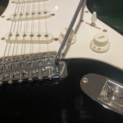 Fender Squire Stratocaster 20th Anniversary 2002 - Black/White image 11