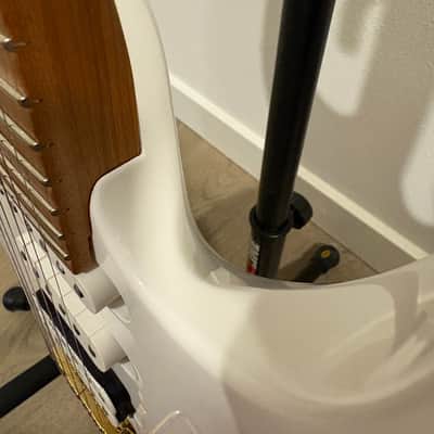 Charvel Pro-Mod DK24 HSS 2PT CM 2024 - Snow White with Gig Bag image 8