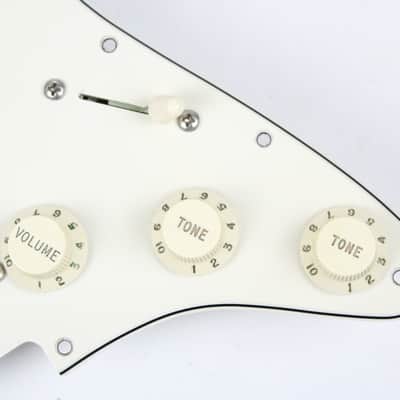 2009 Vintage Fender Custom Shop Stratocaster Custom Classic Loaded Pickguard DiMarzio Area 61 Pickups USA Strat image 4
