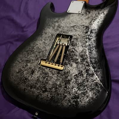 GD Guitars 2026 Super S – Black to Silver Foil Burst | HSH-86 GD Pickups Set | Roasted Flame Maple Neck | Roadrunner Case image 4