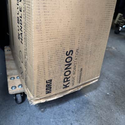 Korg Kronos 3 88-key Keyboard Music Workstation Fully Weighted keys in box //ARMENS// image 3