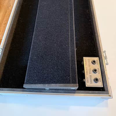 Custom Pedalboards UK Medium Flight Case Pedalboard 2018 - Black/Grey image 3