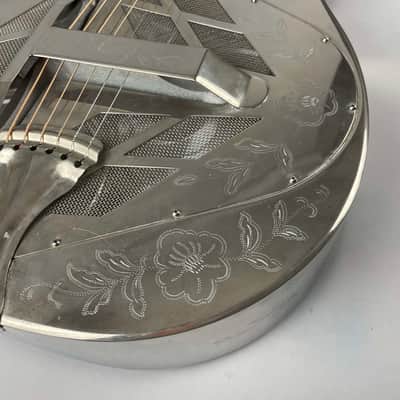 National Style 2 Tri-cone 2002 Engraved, Set up for low action Spanish style playing , With Original National hardshell case. image 3
