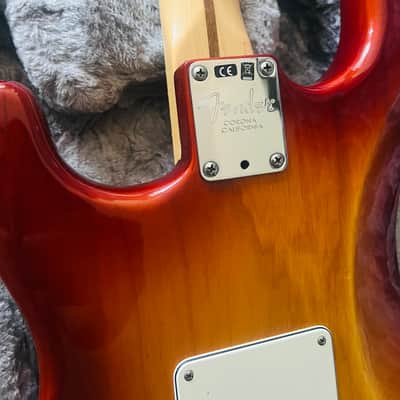 Fender American Professional Stratocaster HSS Shawbucker with Maple Fretboard 2017 - 2019 - Sienna Sunburst image 10