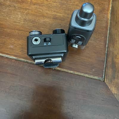 Xvive U4 Wireless In-Ear Monitor System 2019 - 2020 - Black image 5