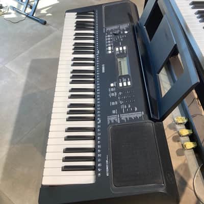 Yamaha PSR-E363 61-Key Portable Keyboard 2017 - Present - Black image 2