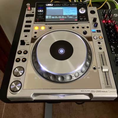 Pair of PIONEER CDJ-2000 NXS-M [limited edition]  2013 Platinum image 3