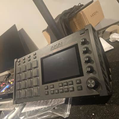 Akai MPC Live One Standalone Sampler / Sequencer 2017 - 2020 - Black image 5