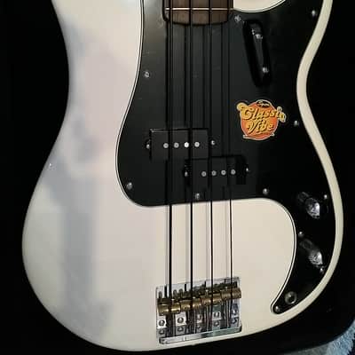 Squier Classic Vibe '60s Precision Bass FSR 2010 limited edition New old stock image 1