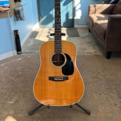 Martin D-28 1970 - 1984 - Natural w/ OHSC image 1