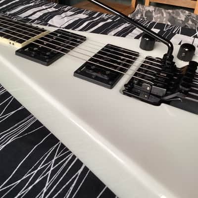 Jackson USA Select Series KV2 King V 2003 - 2015 - Snow White image 8