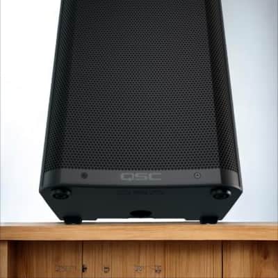 QSC CB10 Compact, Battery-Powered Loudspeaker Portable PA System image 11