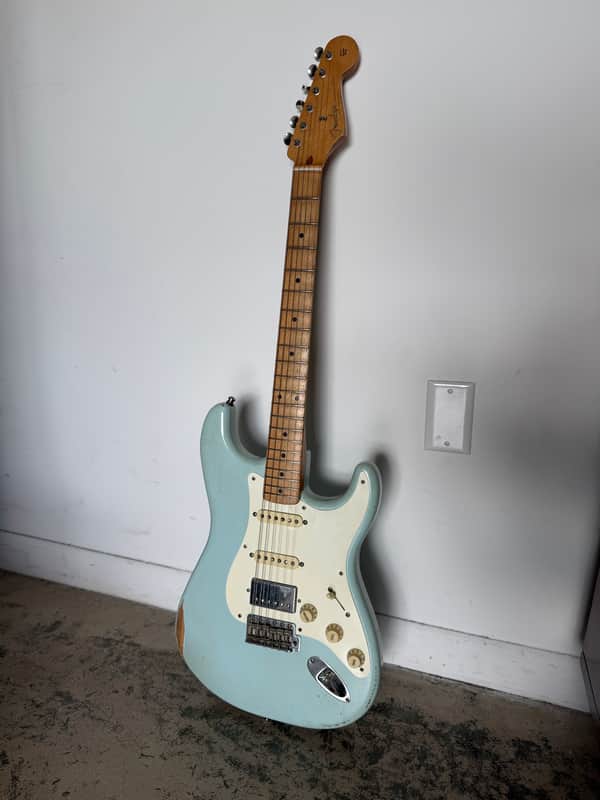 Fender Vintera Limited-Edition '50s Stratocaster Road Worn Maple Fingerboard Electric Guitar 2021 - Sonic Blue