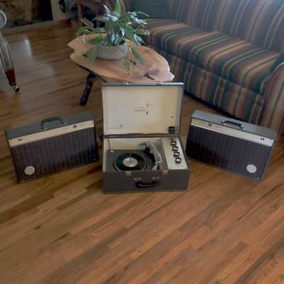 1962 Tube Record Changer Portable Stereo - Fully Refurbished image 3