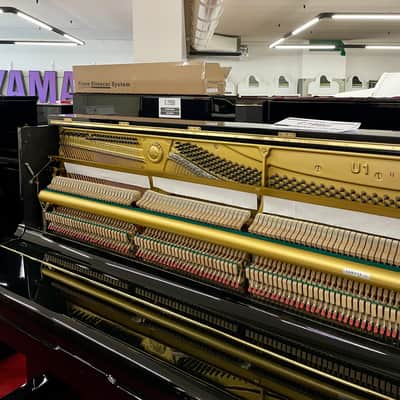 Yamaha U1 PIANOFORTE VERTICALE NERO LUCIDO image 5