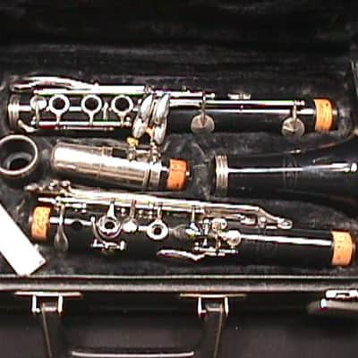 A Vito Reso-Tone Bb Clarinet in it's Original Case & Ready to Play   11 C image 1