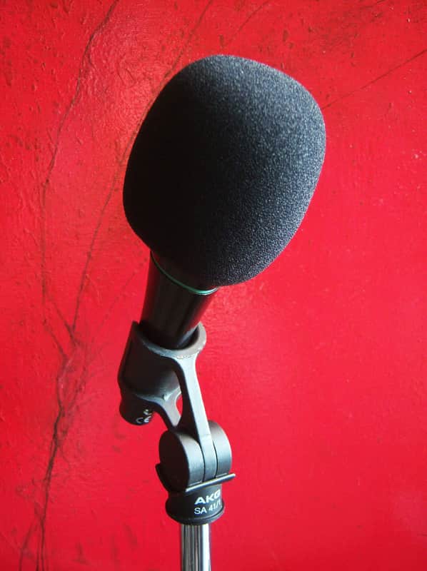 Vintage 1980's AKG D3900 dynamic hyper cardioid microphone w