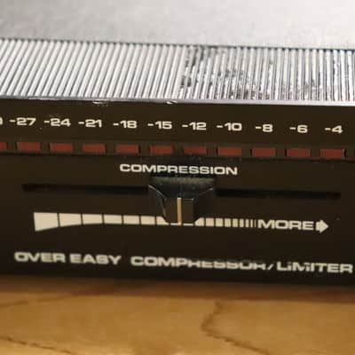dbx 163X Over Easy Compressor / Limiter 2000's Half Rack image 3