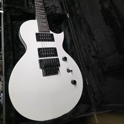 Kramer Assault 220 FR and Hardcase image 1