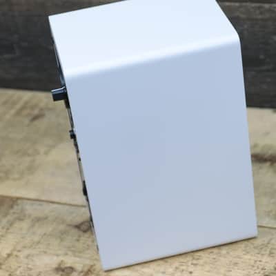 Yamaha HS5 Powered Studio Monitor 2-Way Bi-Amp 5" Studio Monitor White w/Box image 12