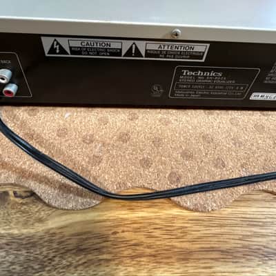 Technics SH-8025 Dual 7‑Band Stereo Graphic Equalizer Silver Face player image 15