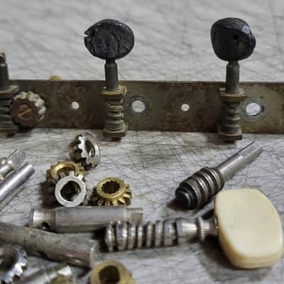 1.5 Lbs Vintage RARE 1960's Teisco Harmony Silvertone Kay 3x3 Individual Plate Guitar Tuners Screws Gears Luthier Parts image 4