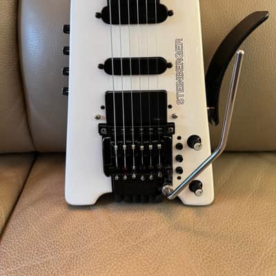 RARE!!! Steinberger GL-4T-GR with Transtrem Type II, plug in leg rest, 24 to 13 pins converter, modded Roland GM-70, 24pins cables, 24pins dust cover image 3