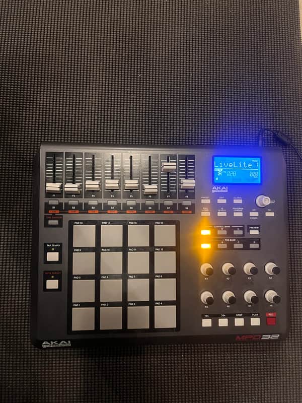 Akai MPD32 | Reverb UK