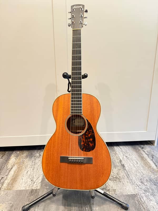 larrivie P-03 アコースティックギター　パーラーギター 2011年製 Larrivee P-03 Natural | Reverb