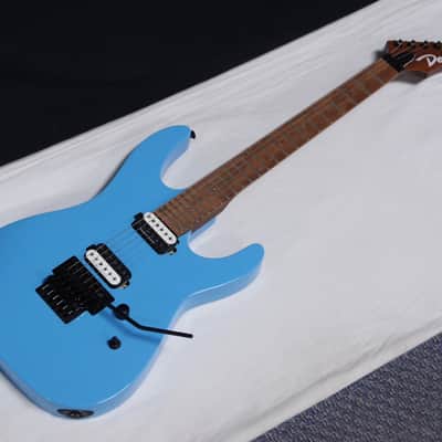 Dean Modern 24 Floyd electric guitar Roasted Maple Vintage Blue w/ Hard CASE - B-stock image 2