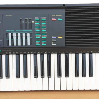 Yamaha PSR 36 FM Synthesizer Keyboard image 3
