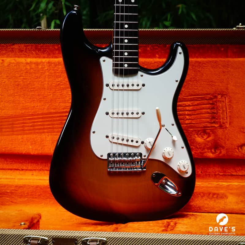 Fender American Vintage Series AVRI '62 Stratocaster 1999 3-Color Sunburst Free Shipping 48 CONUS image 1