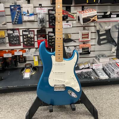 Limited Edition Player Stratocaster - Maple Fingerboard - Lake Placid Blue image 1