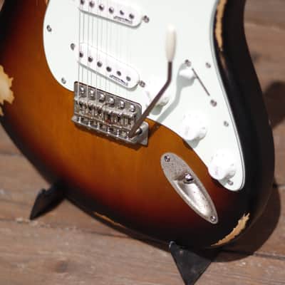 Vintage V6MRSSB Icon Series Distressed SSS - Distressed Sunburst image 6