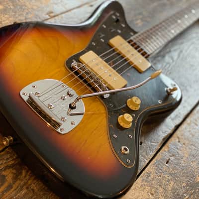 Fender Japan Jazzmaster 1966 Reissue MIJ JD-Serial 2012 Three Tone Sunburst MIJ imagen 3