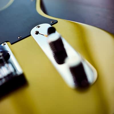 Fender American Ultra II Telecaster 2025 - Solar Flare - Mint image 3