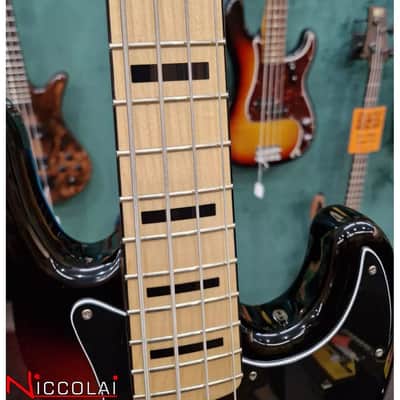 Fender Geddy Lee Jazz Bass, Maple Fingerboard, 3-Color Sunburst Demo image 4
